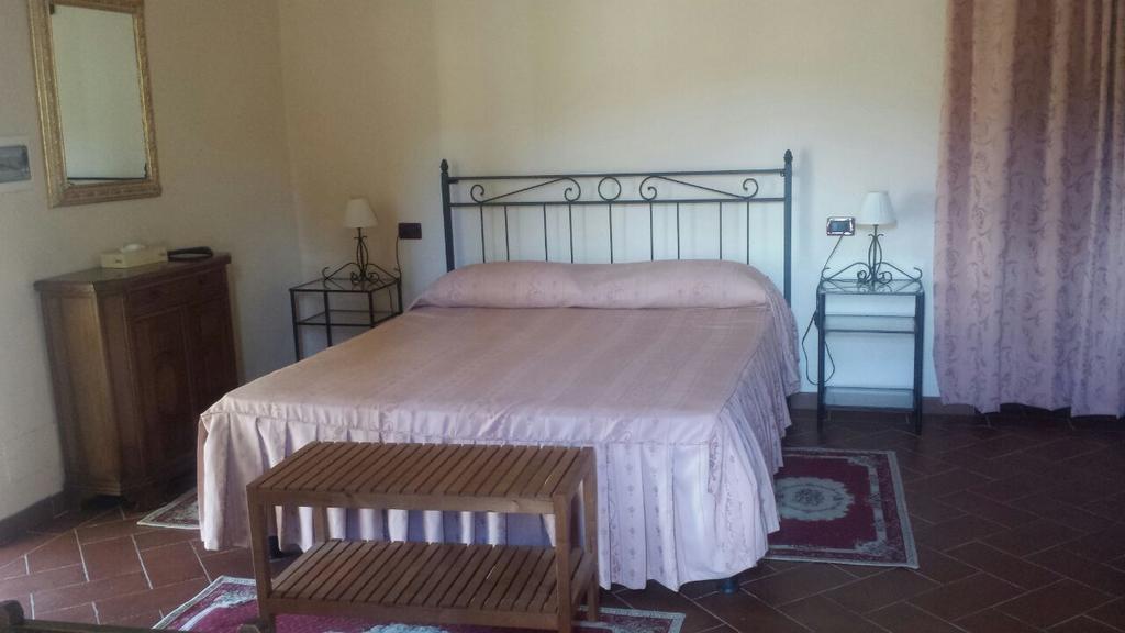 Gasthaus Agriturismo Fattoria Di Gragnone Zimmer foto