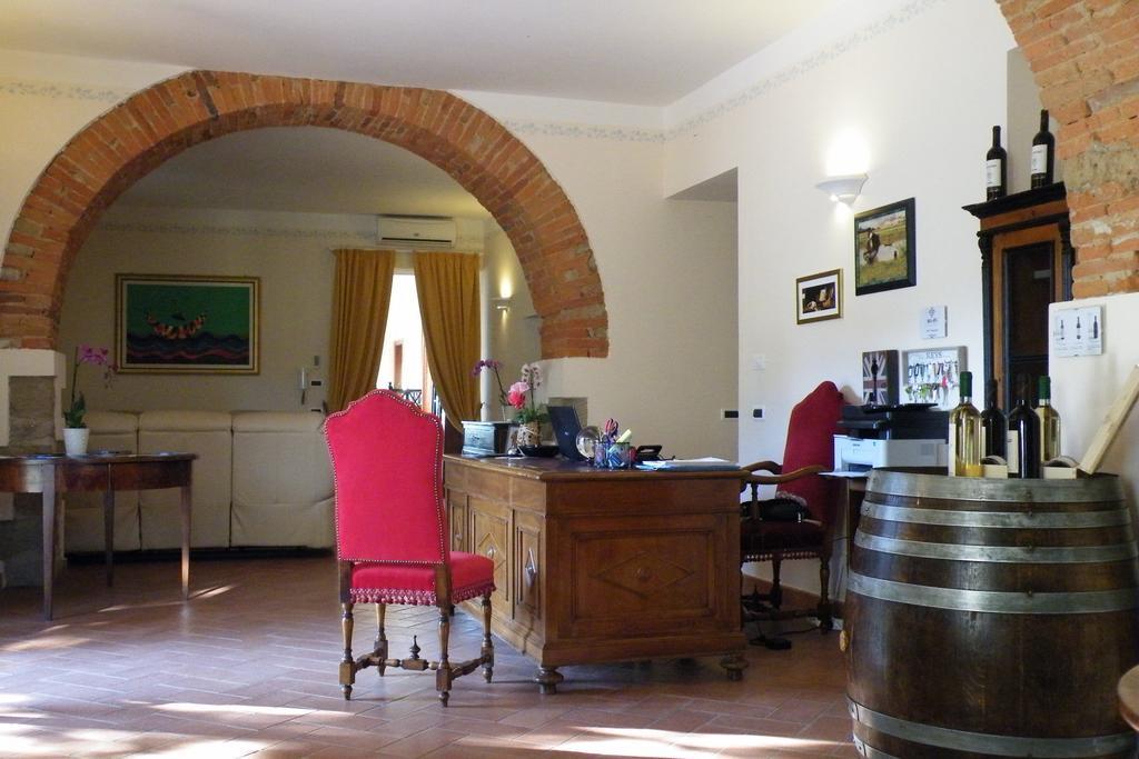 Gasthaus Agriturismo Fattoria Di Gragnone Exterior foto