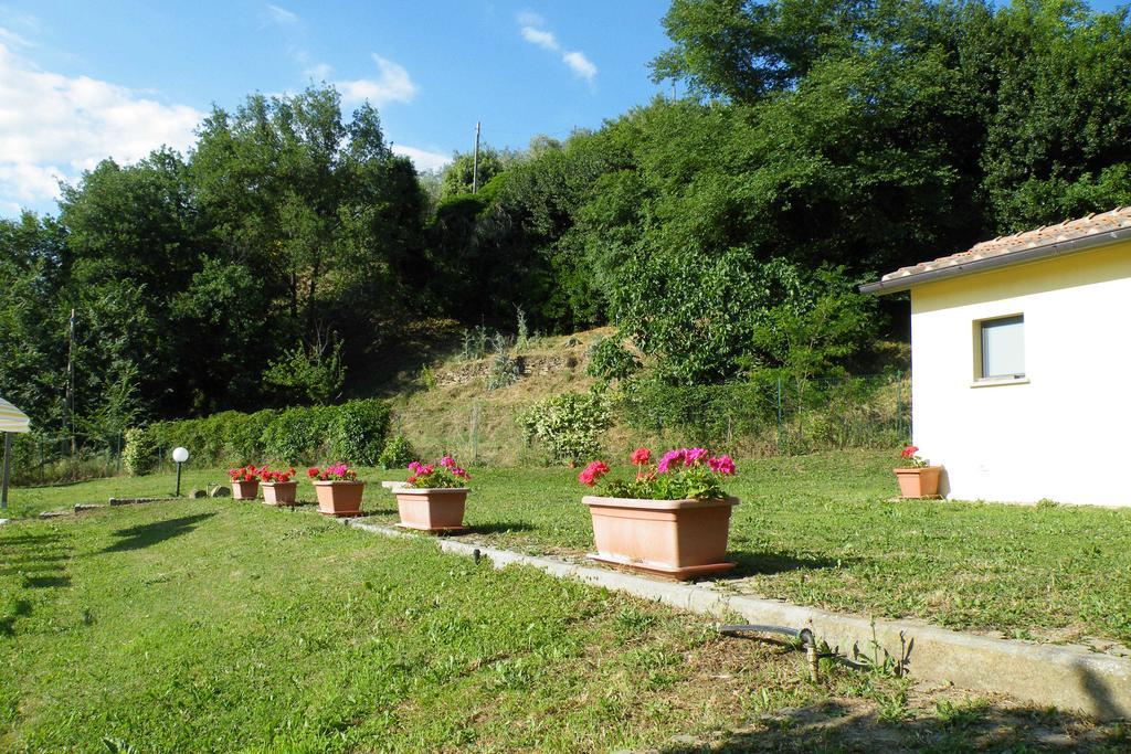 Gasthaus Agriturismo Fattoria Di Gragnone Exterior foto