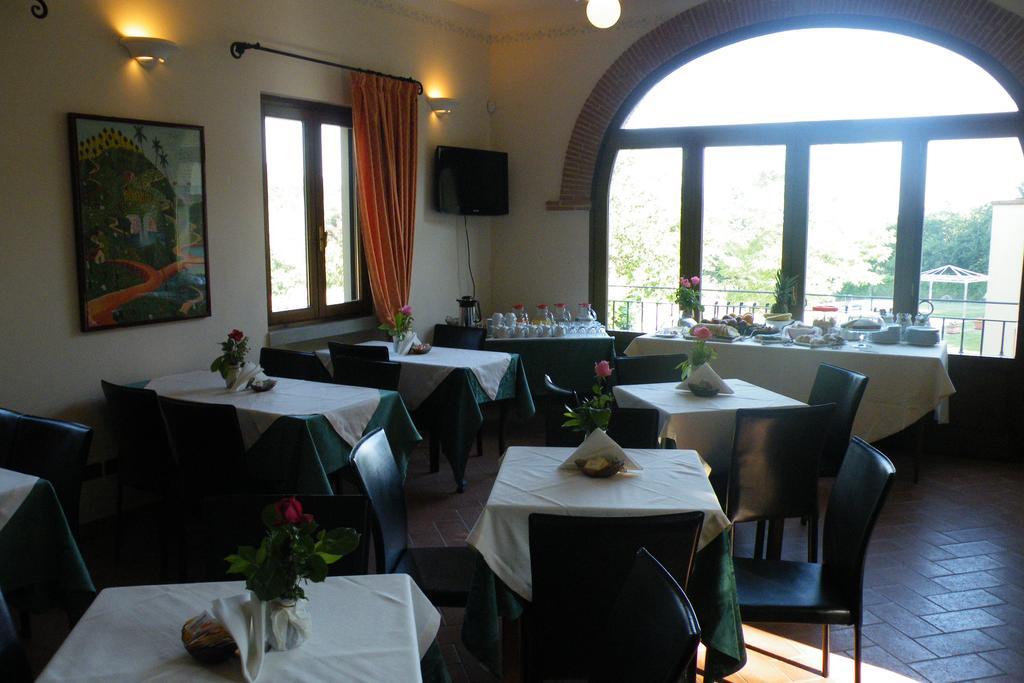 Gasthaus Agriturismo Fattoria Di Gragnone Exterior foto